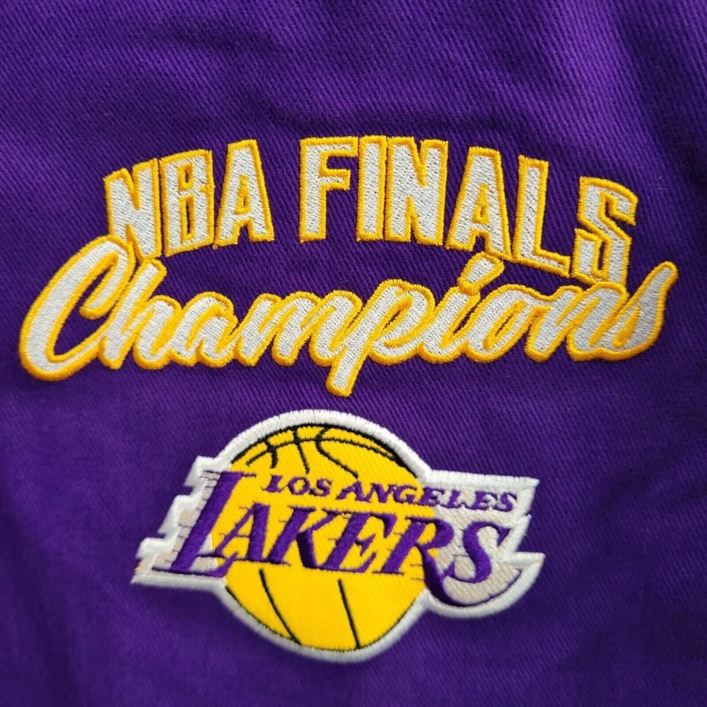 G-III Lakers Los Angeles 17 Time NBA Finals Champions Bomber Jacket Men's Size M - Picture 7 of 9